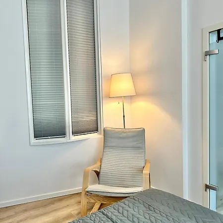 Erholsame City-erdgeschosswohnung Mit Veranda, Grill Und Parkplatz D46eg Lejlighed