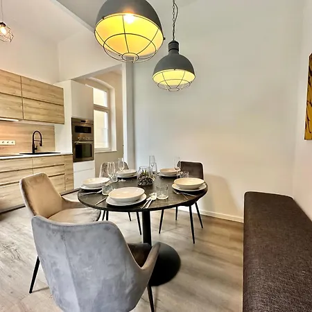 Erholsame City-erdgeschosswohnung Mit Veranda, Grill Und Parkplatz D46eg * Oldenburg
