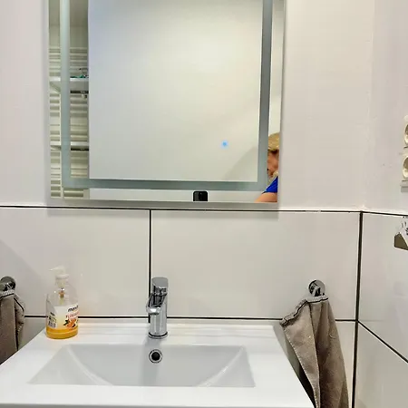 Apartment Erholsame City-erdgeschosswohnung Mit Veranda, Grill Und Parkplatz D46eg Oldenburg