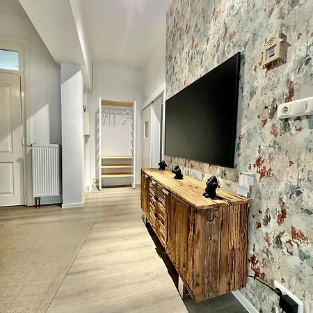Erholsame City-erdgeschosswohnung Mit Veranda, Grill Und Parkplatz D46eg Lejlighed